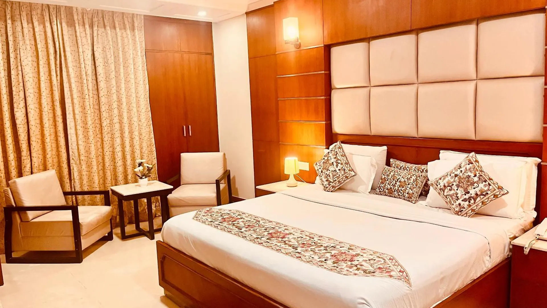 The Agra Hotel Agra  4*, Agra (Uttar Pradesh) India