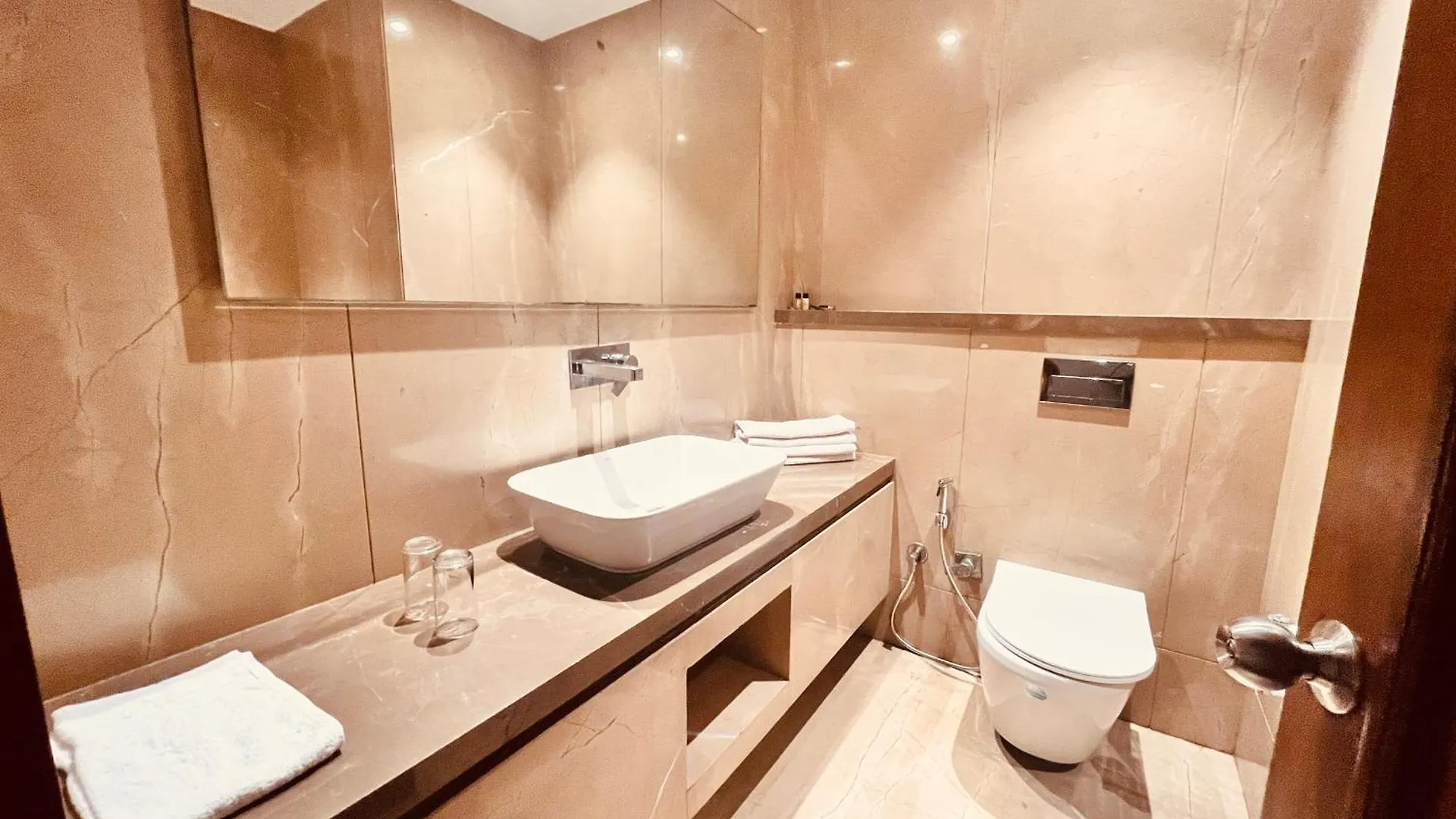 The Agra Hotel Agra  4*, Agra (Uttar Pradesh) India