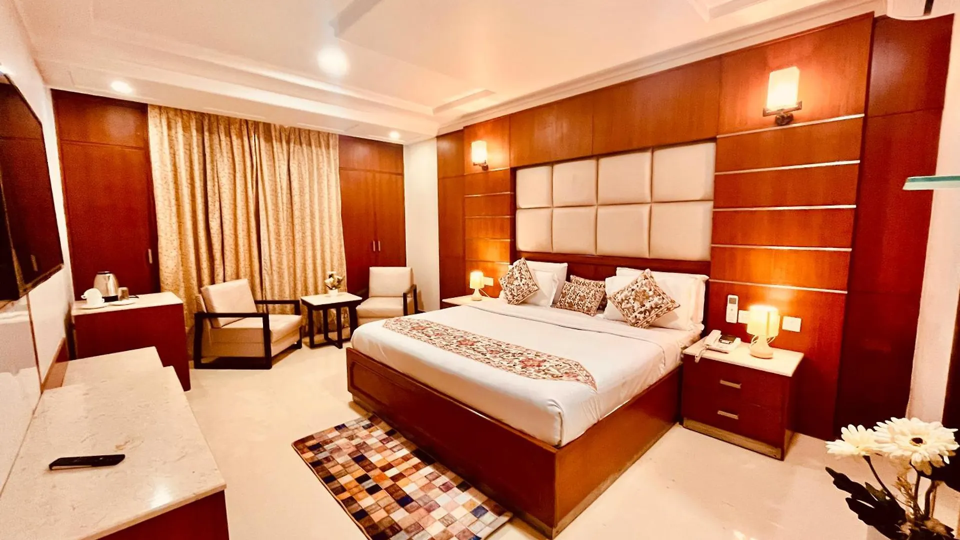 The Agra Hotel Agra  4*, Agra (Uttar Pradesh) India