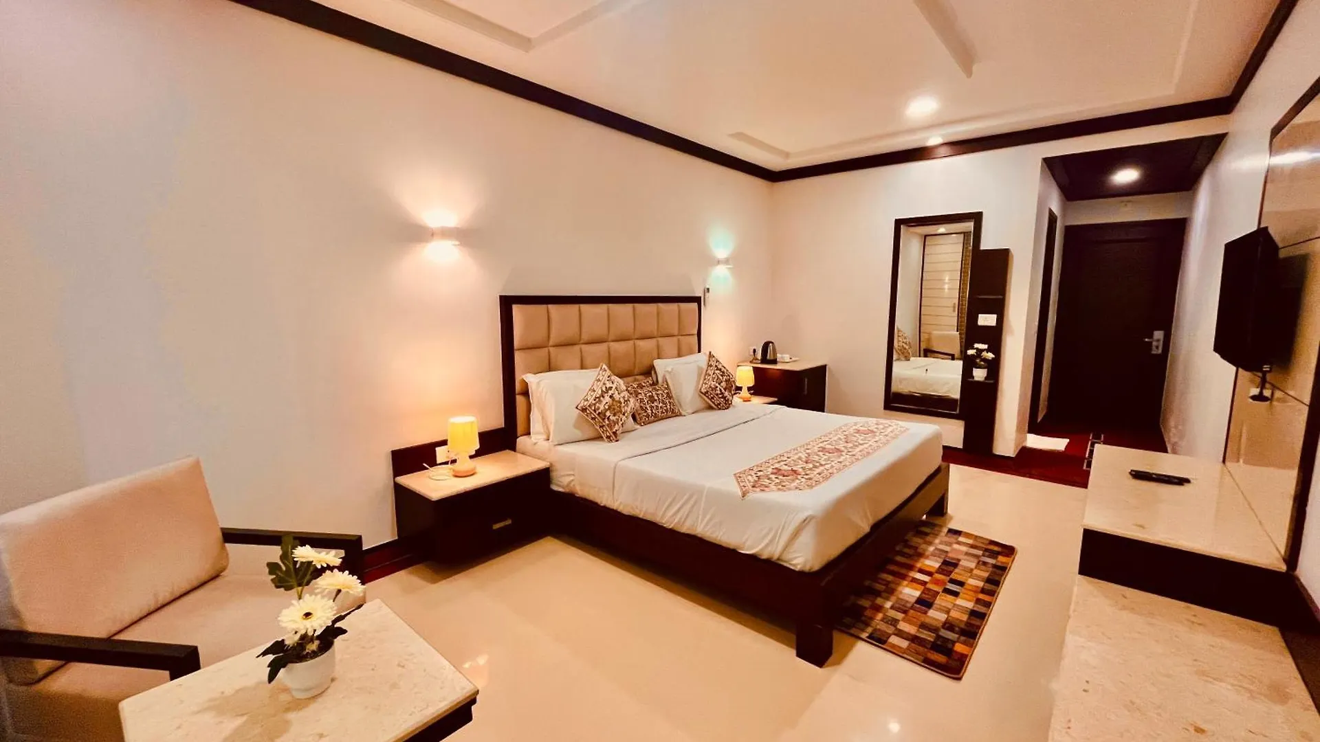 The Agra Hotel Agra  4*, Agra (Uttar Pradesh)